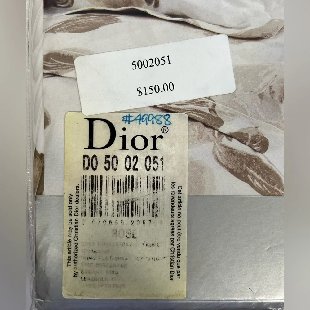 CHRISTIAN DIOR**Flat Sheet***106x110”***Percale Rose $150**100% Cotton